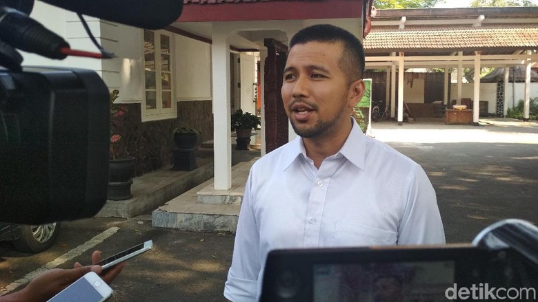 Masuk Tim Kampanye Jokowi-Maruf, Emil Minta Tidak Jadi Polemik Masuk Tim Kampanye Jokowi-Maruf, Emil Minta Tidak Jadi Polemik