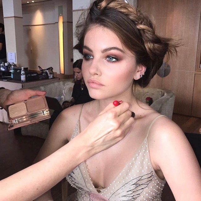 Thylane Blondeau memang telah resmi terjun sebagai model mulai tahun lalu. Ia debut dalam peragaan busana Dolce & Gabbana yang juga merupakan bagian dari Milan Fashion Week. Foto: Instagram @thylaneblondeau