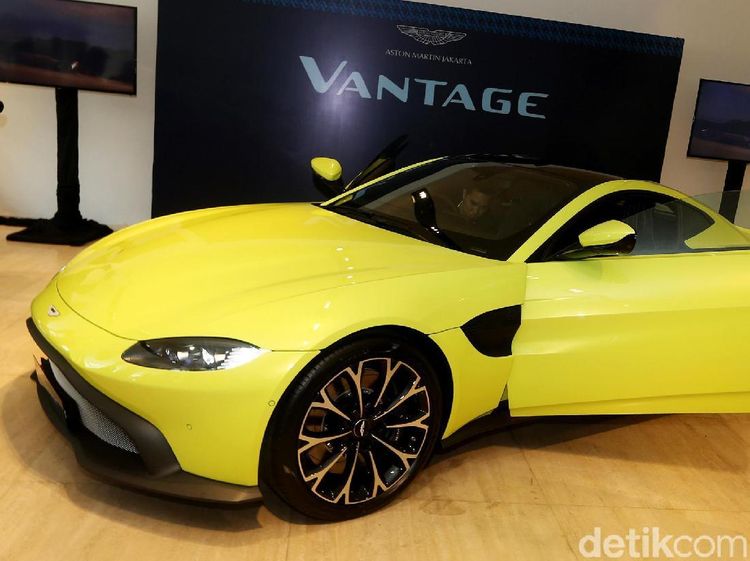 Mobil Sport Rp 5 M meluncur di Jakarta