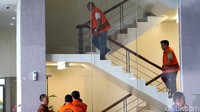 Kini 41 orang yang jadi tersangka itu telah diganti anggota dewan yang baru.