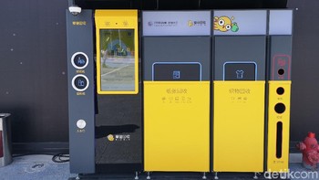 Tempat sampah pintar, memisahkan sampah yang bisa didaur ulang Dan yang tidak. (Foto: detikINET/Rachmatunnisa)