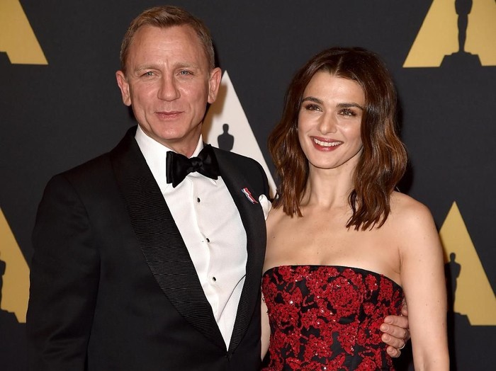 HOLLYWOOD, CA - NOVEMBER 14:  Actors Daniel Craig (L) and Rachel Weisz attend the Academy of Motion Picture Arts and Sciences 7th annual Governors Awards at The Ray Dolby Ballroom at Hollywood & Highland Center on November 14, 2015 in Hollywood, California.  (Photo by Kevin Winter/Getty Images)