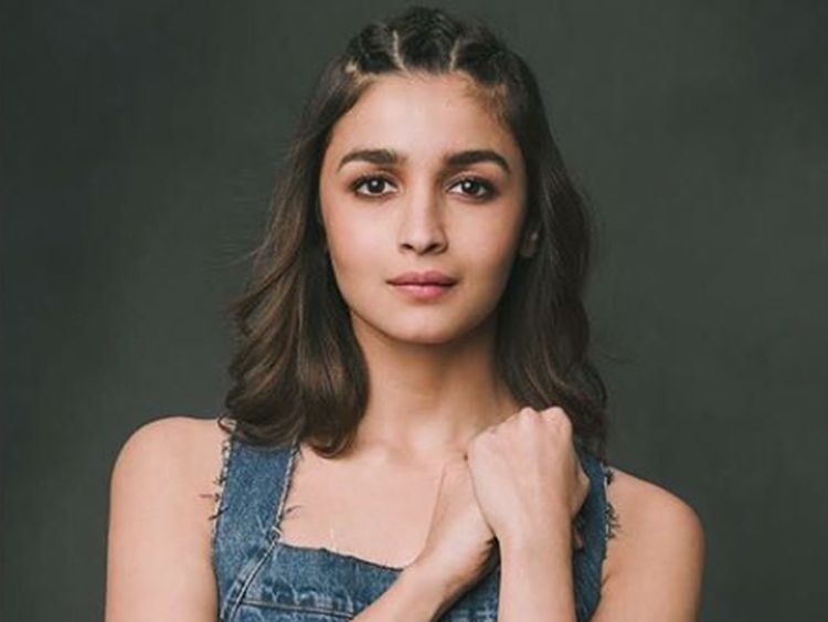 Pesona Alia Bhatt, Bintang Generasi Millenial di India