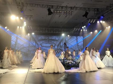 Tinara Brides gelar show tunggal di Grand City, Surabaya.