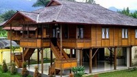 Seperti ini rumah panggung yang dibangun di Bima. Bagi masyarakat Bima, membangun rumah harus memilih Panggita, arsitek berpengalaman dan berakhlak mulia atau loa ra tingi dalam istilah bahasa Bima (Alan Malingi/istimewa)  