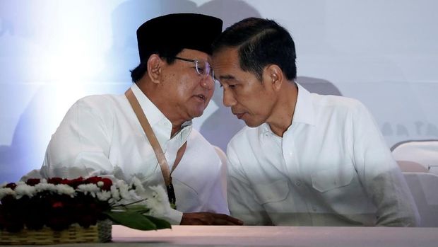 Dua kompetitor di PIlpres 2019, Prabowo Subianto (kiri) dan Joko Widodo (kanan).