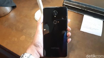 Untuk otaknya, G3 ditenagai prosesor octa-core Mediatek 6750 dengan clock speed 1,5 GHz. (Foto: detikINET/Virgina Maulita Putri)