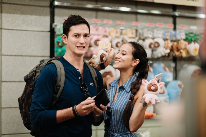 Mike Lewis Bersyukur Pacar Bukan dari Kalangan Entertainment