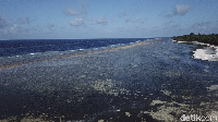 Saat air laut surut di tepian pantai (Zaky Fauzi Azhar/detikTravel)  