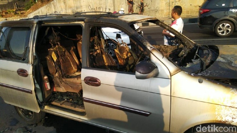 Korban Tewas Kecelakaan di Semarang adalah Pemilik Mobil Terbakar