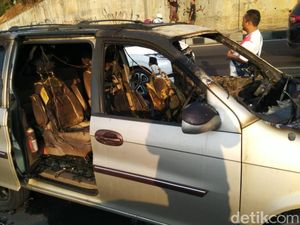 Korban Tewas Kecelakaan di Semarang adalah Pemilik Mobil Terbakar