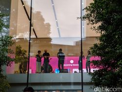 Bertahan Semalam Suntuk Berujung iPhone Idaman