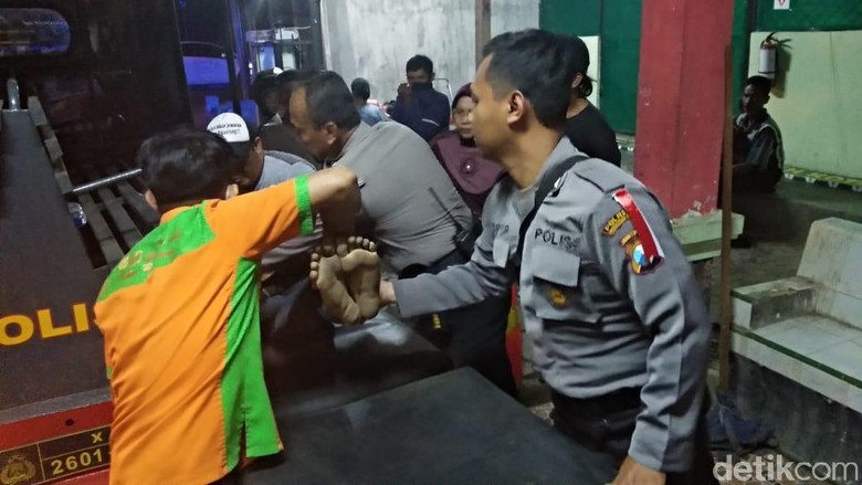 Istri Diselingkuhi, Rosidi Bacok Kakak Ipar Hingga Tewas