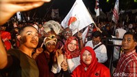 Sebelumnya, Prabowo dan Jokowi mengambil nomor urut peserta Pilpres 2019. Jokowi mendapat nomor urut 1 dan Prabowo nomor 2.