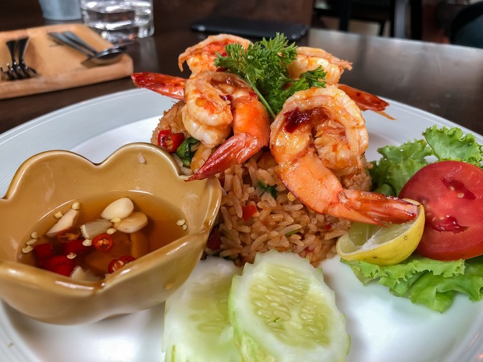 Mendung Mendung Enaknya Makan Nasgor Tom Yum Yang Pedas Hangat