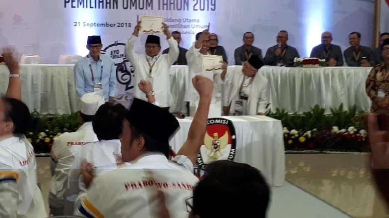 90 Tahun Sumpah Pemuda, Jokowi & Sandi Dijadwalkan Satu Panggung 90 Tahun Sumpah Pemuda, Jokowi & Sandi Dijadwalkan Satu Panggung