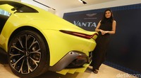 Bicara soal harga, mobil ini ditaksir senilai Rp 5 Miliar (off the road).