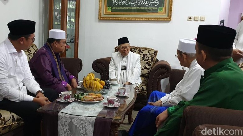 Maruf Amin Sowan ke Mantan Ketua MUI DKI Maruf Amin Sowan ke Mantan Ketua MUI DKI