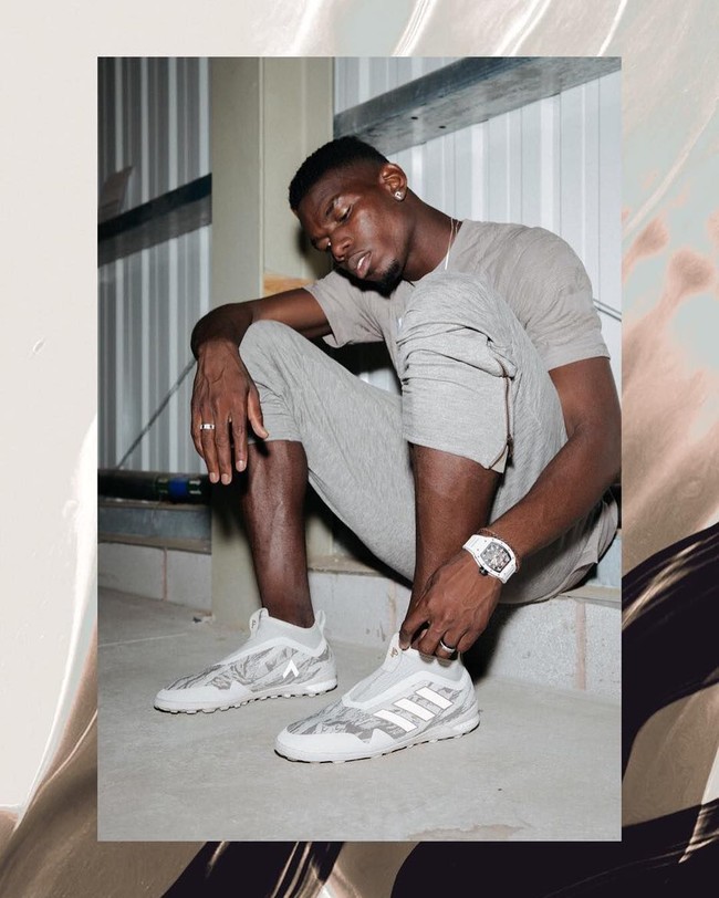 Paul Pogba yang suka bergaya hypebeast merupakan salah satu pemain bola muda Prancis yang bergaji US$ 373 ribu seminggunya. Sehingga tidak mengherankan jika dia memiliki jam tangan dari Richard Mille seharga US$ 140 ribu atau sekitar Rp 2 miliar. (Foto: Instagram)
