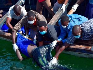 Kelebihan Muatan, Kapal Feri Tenggelam di Tanzania
