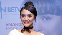 Ada juga Amanda Rawles yang sedang promo film terbarunya, ‘Something In Between’. Foto: Ismail/detikHOT