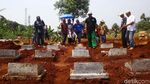 525 Makam Direlokasi Imbas Pembangunan Tol Desari