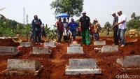 Luas TPU Kumpi Saribah 2 hektare. Jumlah makam di lokasi tersebut ribuan. Namun sebagian lahan terpaksa direlokasi karena terkena proyek tol.