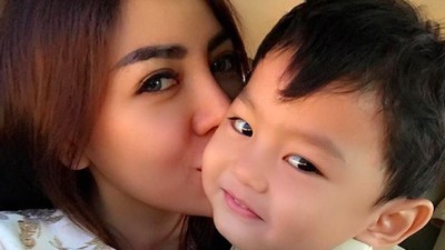 So Sweet! Kebersamaan Bella Shofie dengan Anak-anak