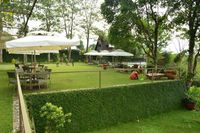 Sejuk Pisan! 5 Restoran di Bandung Ini Punya Konsep Menyatu dengan Alam 