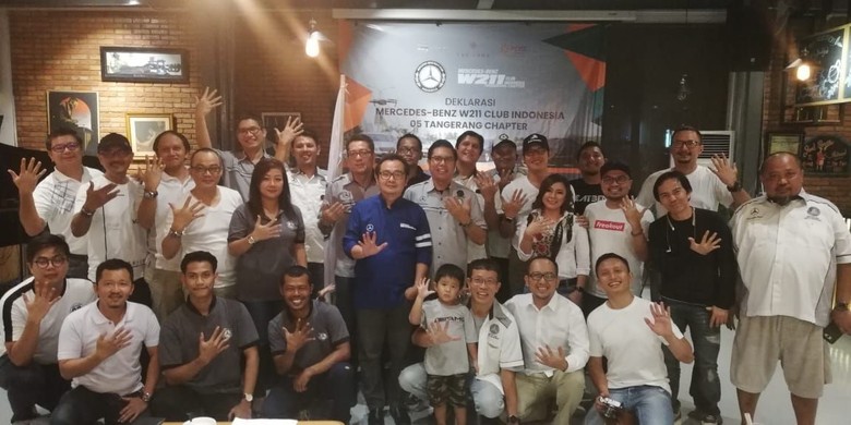 Komunitas W211 Tangerang. Foto: Rizki Pratama Komunitas W211 Tangerang. Foto: Rizki Pratama