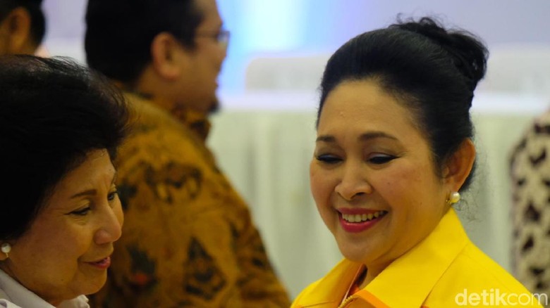 Apa Kado Titiek Soeharto untuk Ulang Tahun Prabowo? Apa Kado Titiek Soeharto untuk Ulang Tahun Prabowo?