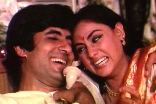 Aktor Amitabh Bachchan dan Jaya Baduri mengikrarkan janji suci pernikahan pada Juni 1973. Mereka pertama kali bertemu pada 1970, saat itu  Amitabh Bachchan melihat Jaya Baduri di Institut Film dan Televisi India, Pune. (Foto: Instagram)