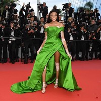 Masih dari Cannes 2018, Winnie kali ini menebar pesonanya dengan gaun hijau strapless. Belahan tinggi pada rok mengekspos kaki jenjang Winnie. (Foto: Getty Images)