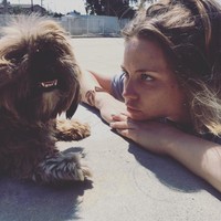 Di akun Instagrm-nya, Daveigh terlihat aktif dan suka berkegiatan outdoor. Beberapa kali ia memperlihatkan kegemarannya main skateboard bahkan luka karena olahraga itu. (Foto: Instagram/@daveighc)