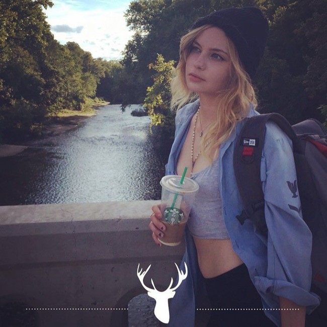 Daveigh pun cukup aktif di media sosial. Dari Instagram, penampilan Daveigh terlihat sangat berbeda dari perannya sebagai Samara. Tak lagi menyeramkan, kini Daveigh terlihat cantik dan menawan. (Foto: Instagram/@daveighc)