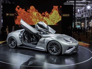 Layaknya Pesawat Luar Angkasa Mobil Ini Berbekal Titanium