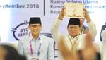 Momen Sandiaga Cium Tangan Maruf Amin di Pengambilan Nomor Urut
