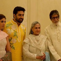 Jaya pun tetap menerima Amitabh meski telah diselingkuhi. Kini pasangan Amitabh Bachchan dan Jaya Baduri yang memiliki dua anak ini telah dikaruniai tiga cucu. (Foto: Instagram)