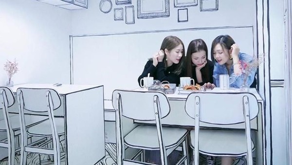 Unik! Makan di Kafe Ini Bikin Kamu Serasa Masuk ke Dunia Komik