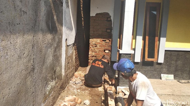 Mengintip Proses Pembangunan Akses ke Rumah Pak Eko Mengintip Proses Pembangunan Akses ke Rumah Pak Eko