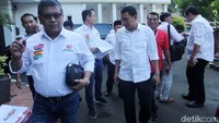 Hasto Kristiyanto cs tiba di gedung KPU Pusat, Jalan Imam Bonjol, Menteng, Jakarta Pusat, Sabtu (22/9/2018).