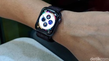 Jam ini disokong chipset baru Apple S4 yang memadukan CPU dual core 64 bit serta GPU powerful. (Foto: detikINET/Adi Fida Rahman)