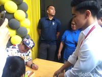 Ditemani Fairel, Kaesang Resmikan Gerai Sang Pisang ke-46 di Depok