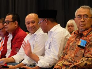 Lagu Metallica Sambut Kedatangan Jokowi di Reuni Akbar Alumni UGM