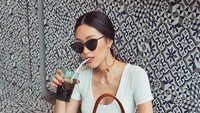 Selain hobi kulineran, Ploypayap juga senang traveling. Beberapa negara pernah ia sambangi termasuk mengisi liburan di Bali. Foto: instagram @ploypayap_s