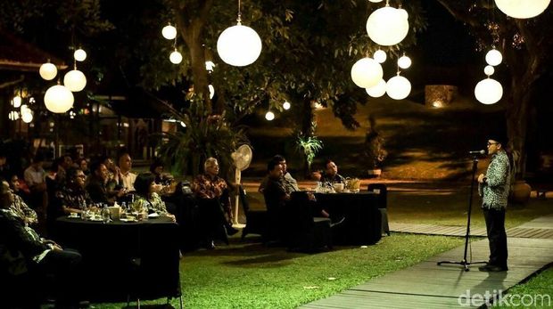 Bupati Banyuwangi Anas yang memberi kata sambutan
