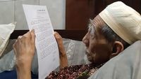 Khofifah Teringat Doa Mbah Moen Saat Pernikahan Anak Khofifah Teringat Doa Mbah Moen Saat Pernikahan Anak