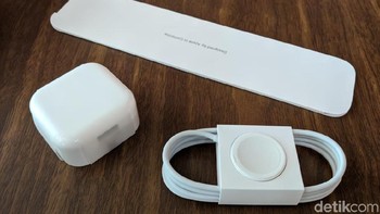 Aksesoris yang dibawa dalam kotak kemasan. (Foto: detikINET/Adi Fida Rahman)