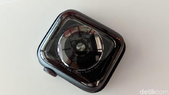 Bagian belakang bodinya ditempatkan sejumlah sensor. (Foto: detikINET/Adi Fida Rahman)