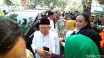 Saat Maruf Amin Diserbu Perempuan Pendukungnya